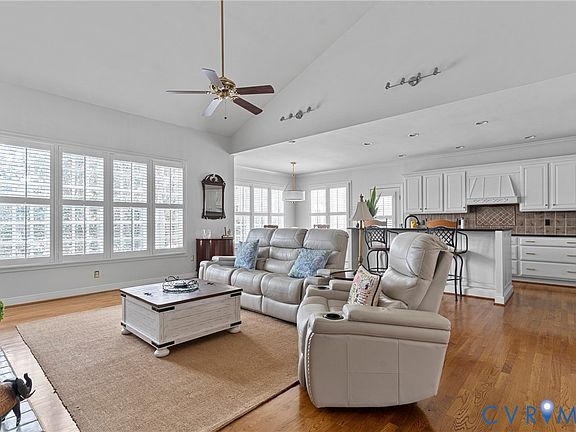 3rd image of 12113 Club Commons Dr
