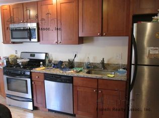 27 Clark St APT 10, Boston, MA 02109