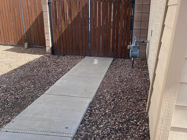 13510 W Avalon Dr — Photo 3