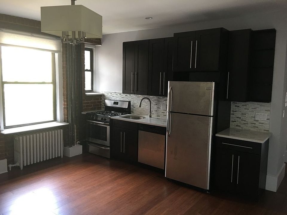1st image of 3015 33rd St APT 3G