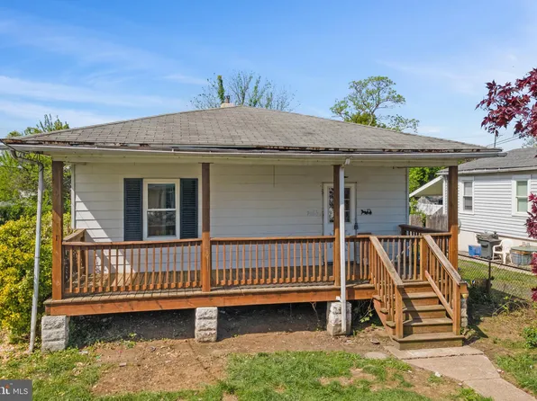 22 Grieb Ave, Levittown, PA 19057