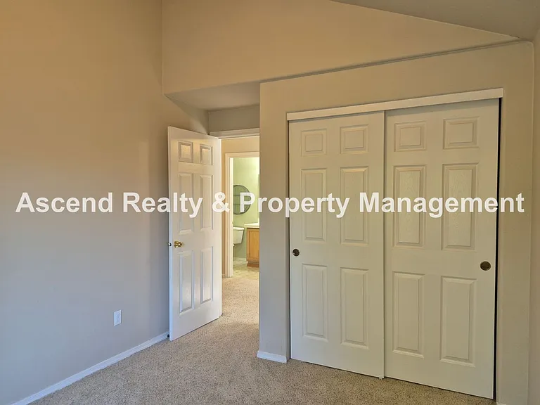 17634 SW September Ln — Photo 8