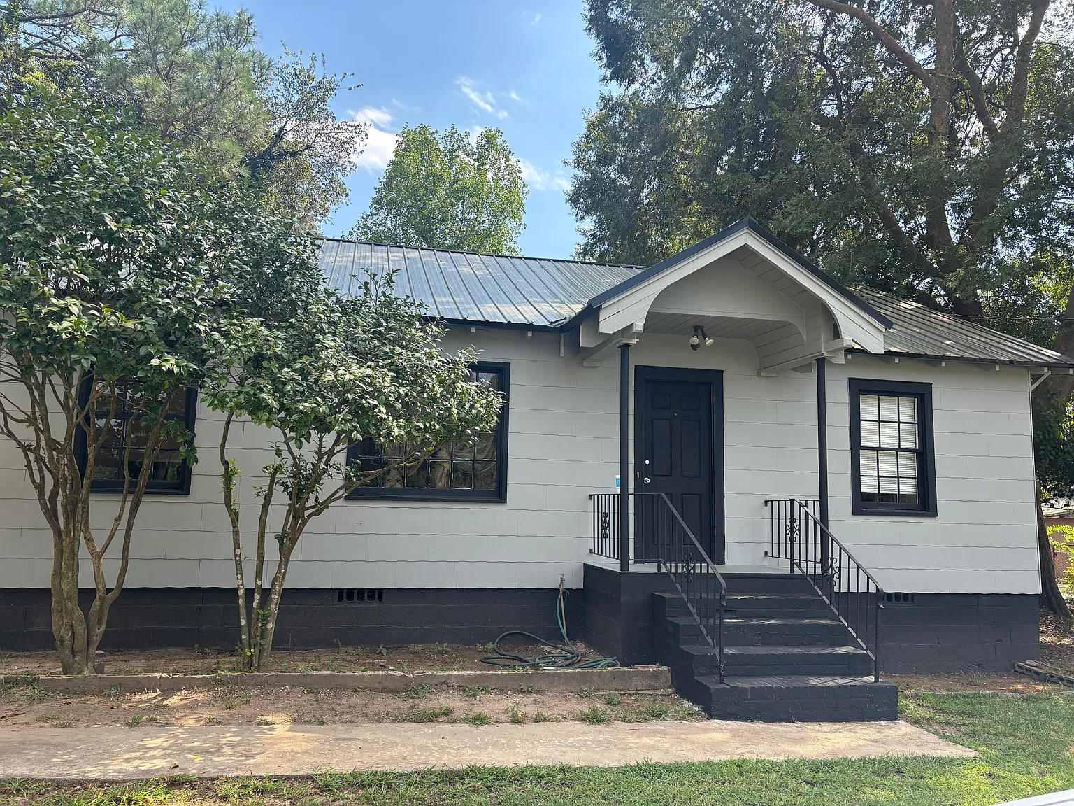 3 bed, $1,100 — Photo 1