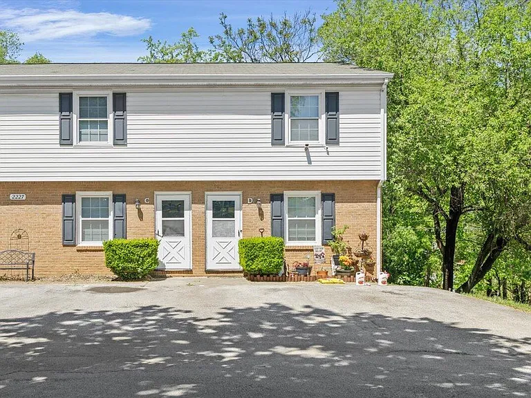 2227 Bailey Ave #C — Photo 1