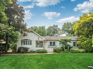 110 Ackerman Ave, Ho-ho-kus, NJ 07423