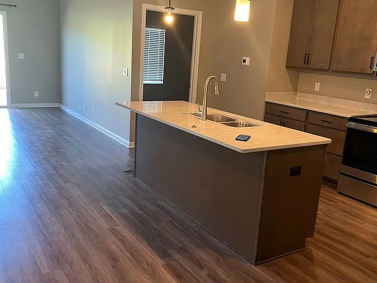 8116 S 178th St — Photo 3