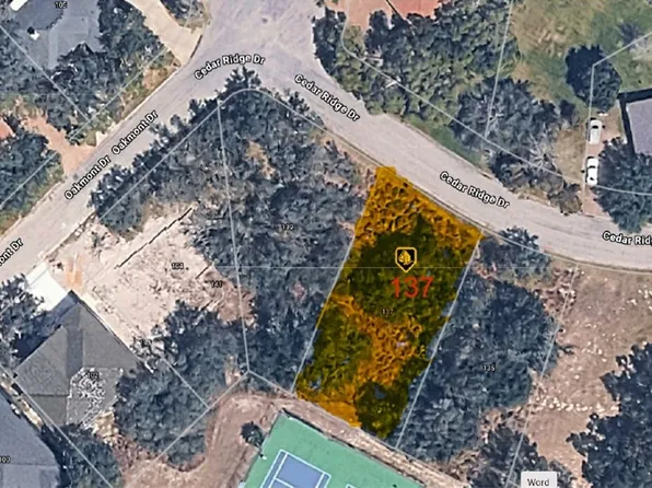 137 Cedar Ridge Dr, Rockport, TX 78382