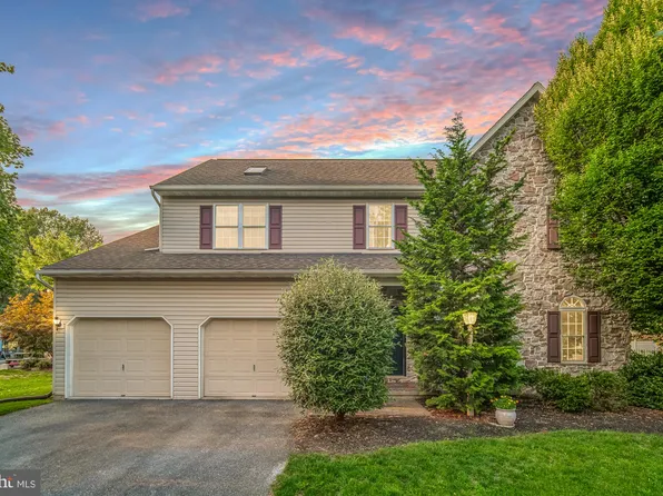 727 Kenneth Dr, Mount Joy, PA 17552