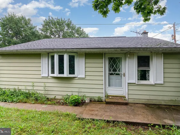 10 Yorwick Rd, Carlisle, PA 17013