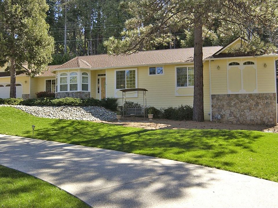 front with curved driveway