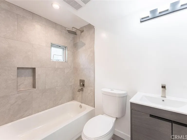 6845 N Haskell Ave #1 — Photo 10