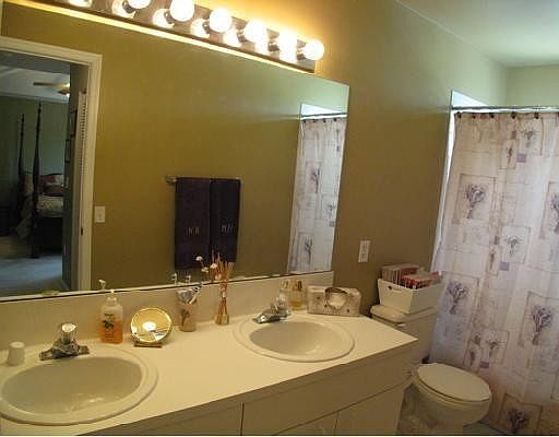 4th image of 4157 Eastridge Circle