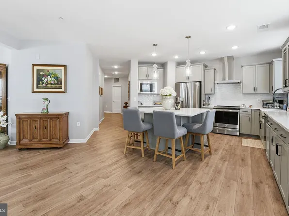 13950 Englefield Dr Unit 302, Woodbridge, VA 22193