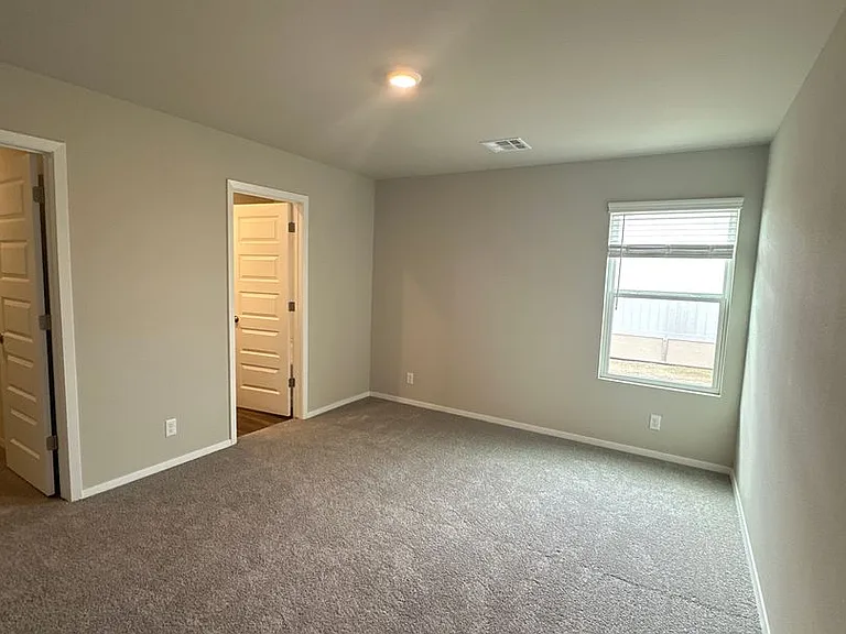 1105 E Honolulu St — Photo 8