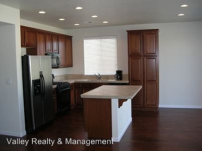 2nd image of 752 Grayhawk Dr