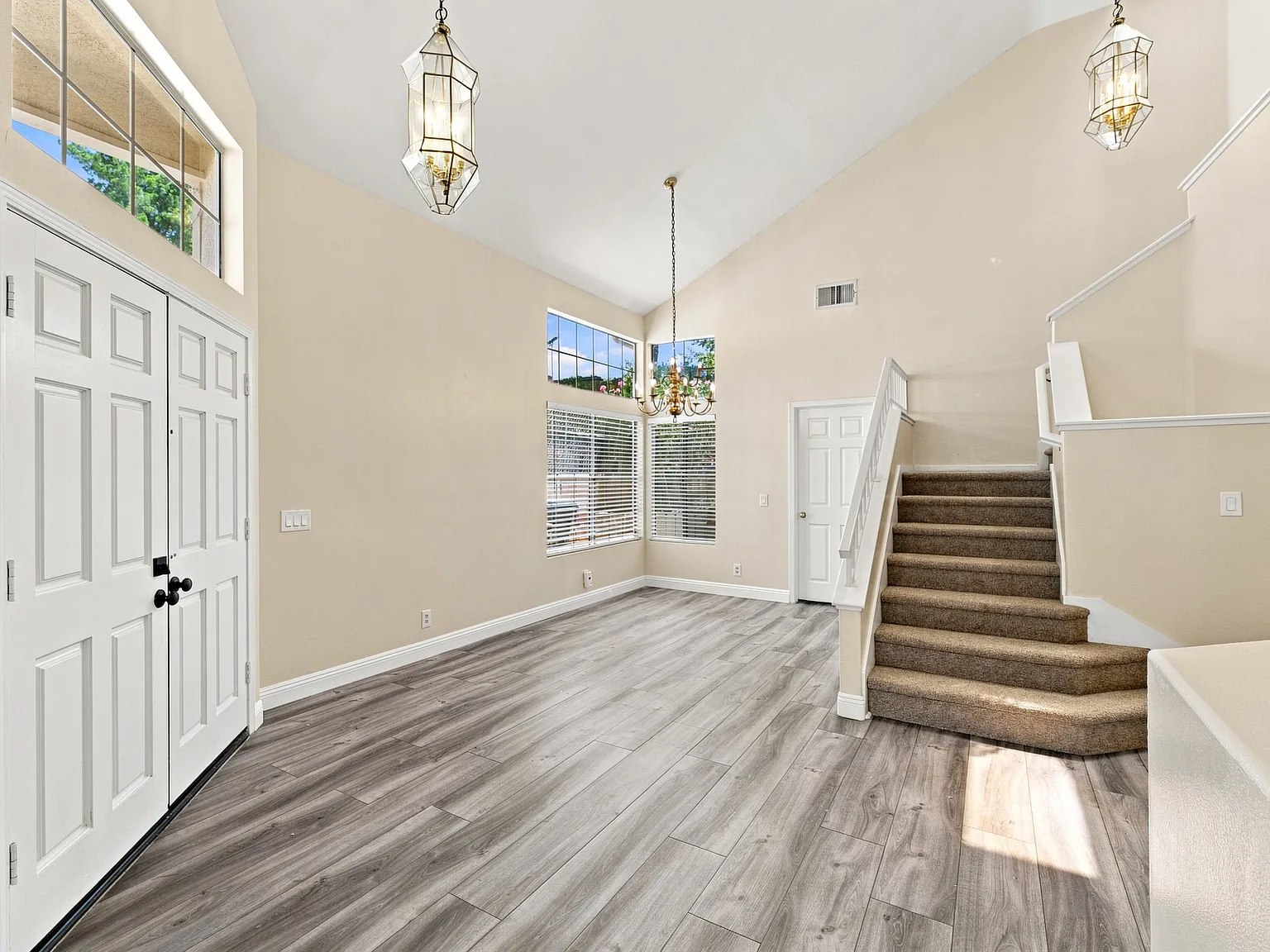3 bed, 2.5 bath, 2095 sqft, $5,200 — Photo 4