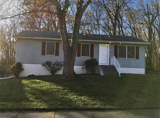 16 Garvey Ln, Newark, DE 19702