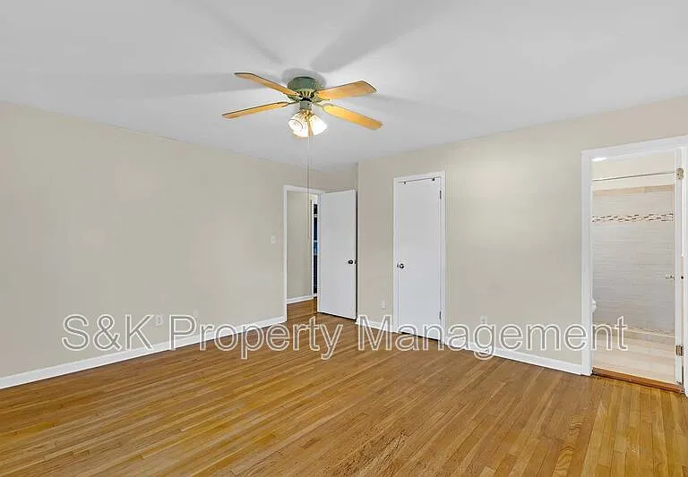 350 Hughes Dr — Photo 17