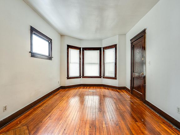 4th image of 6911 Franklin Blvd Unit 2