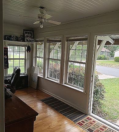 2nd image of 1427 N Bronough St