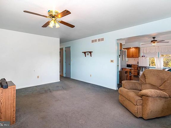5th image of 7582 Wertzville Rd