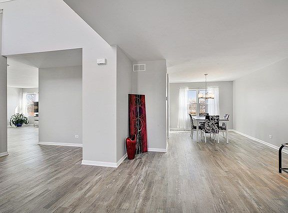 4th image of 2816 Stonebridge Dr
