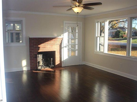 3rd image of 108 Mount Pleasant Ave