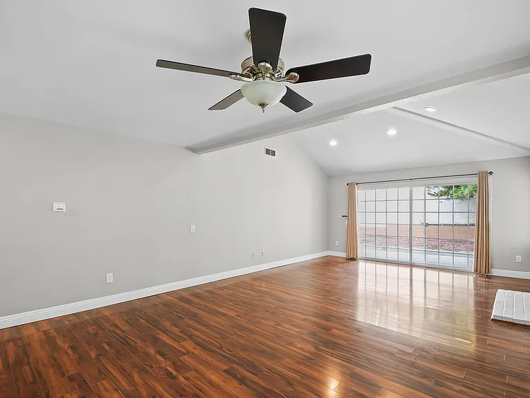 6745 Vista Loma — Photo 3