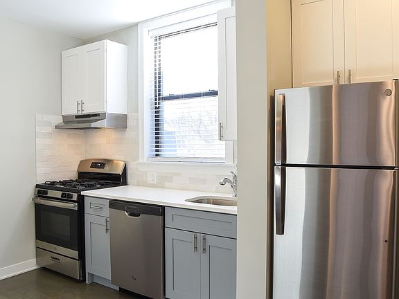2nd image of 3925 1/2 N Keeler Ave #1E