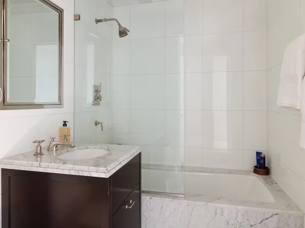 31 West 11th Street image 11 of 20