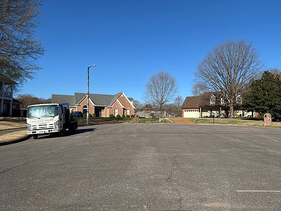 5th image of 737 Steeple Ridge Cv