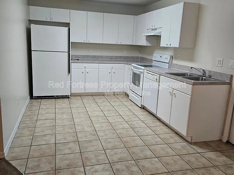 5202 30th St SW — Photo 2