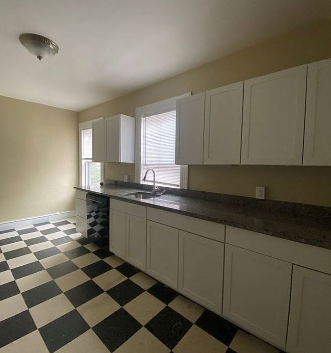 1st image of 273 Broadway St #3