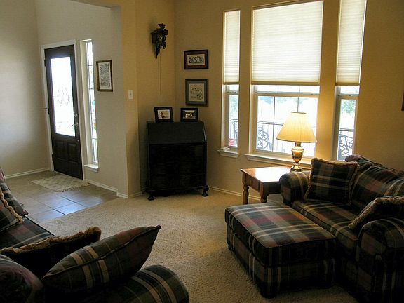 Formal dining area or office/3rd living room