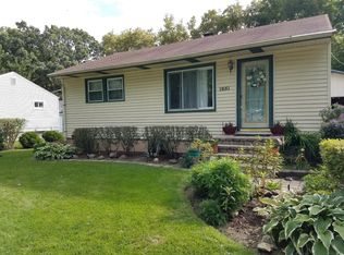 1851 Delaware Rd, Waukegan, IL 60087