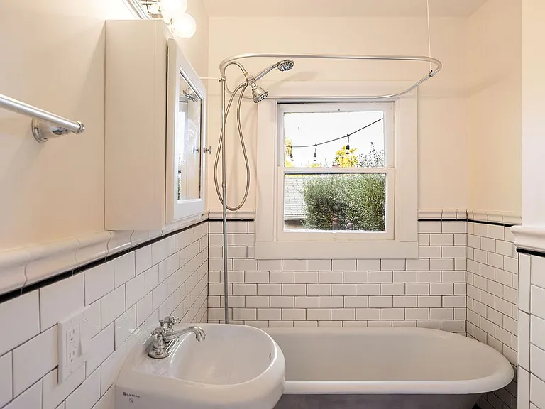 1123 W Kensington Rd — Photo 12
