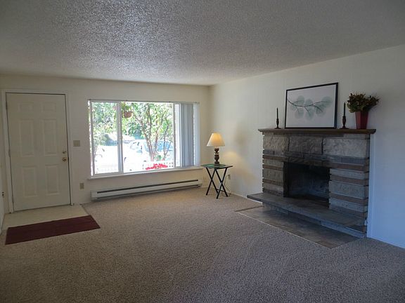 4th image of 124 E Arcadia Ave