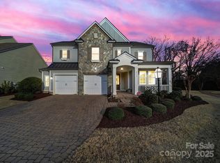 8912 Blakeney Dr, Charlotte, NC 28277