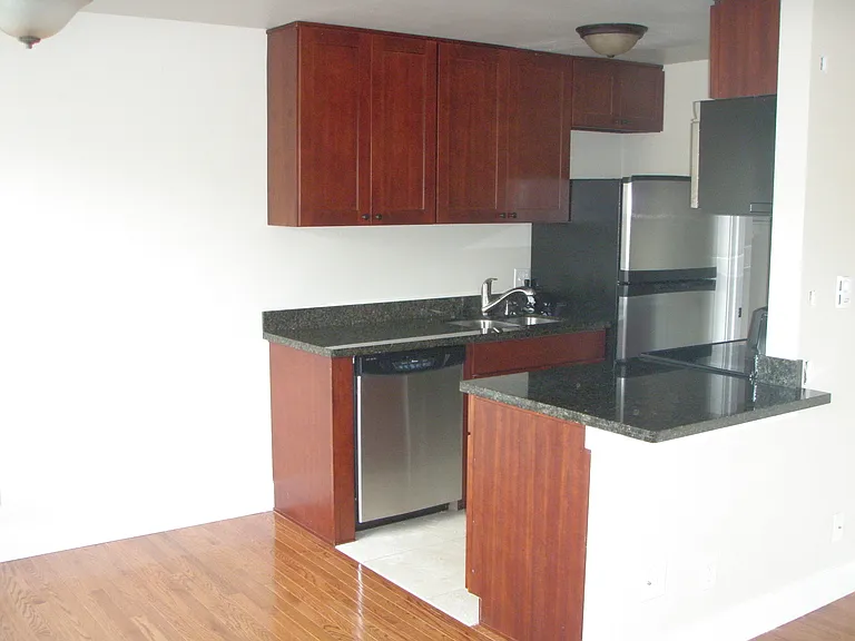 523 Prospect St — Photo 11