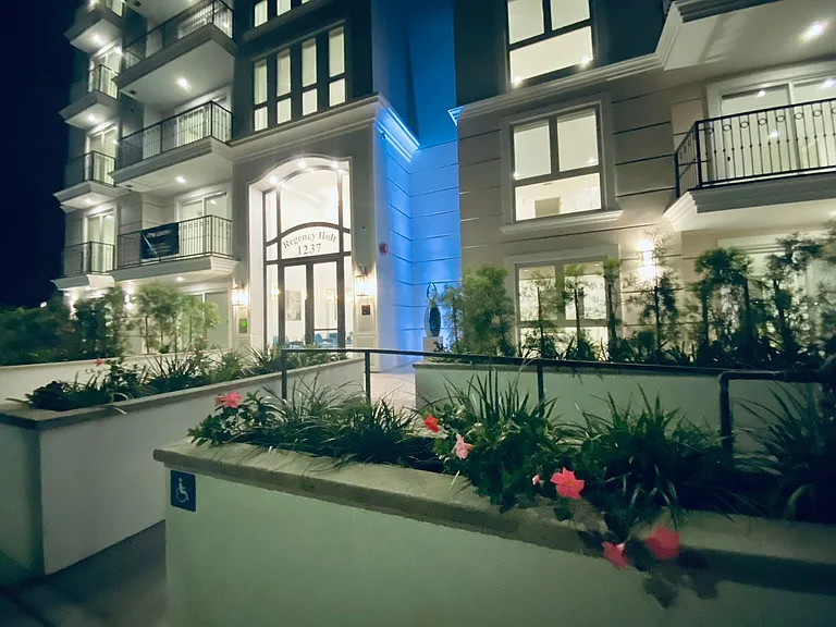 Regency Holt Apartments — Photo 5