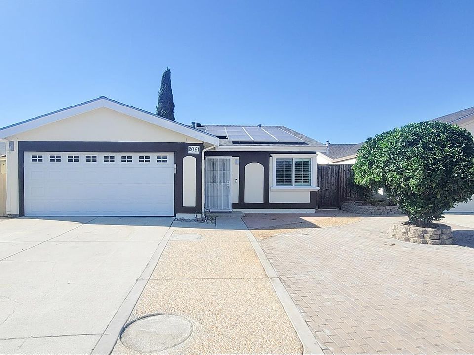 1st image of 2051 Laddie Way