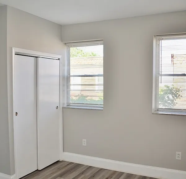1824 Sigel St — Photo 13