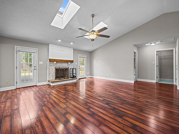 3rd image of 280 Huff Dr