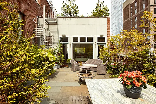 Rented by Coleman Real Estate Group | media 17