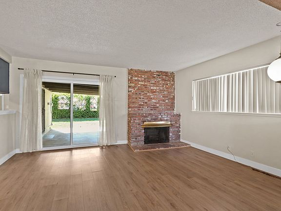 4th image of 10925 Newcomb Ave