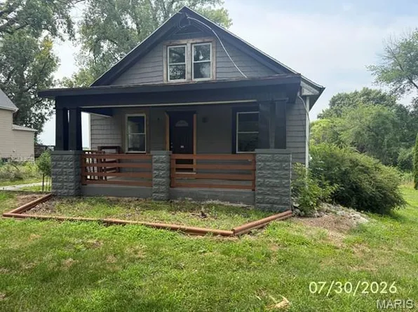 2716 S 24th St, Quincy, IL 62305