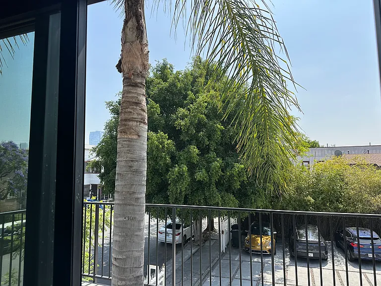1702 S Hoover St #201 — Photo 9