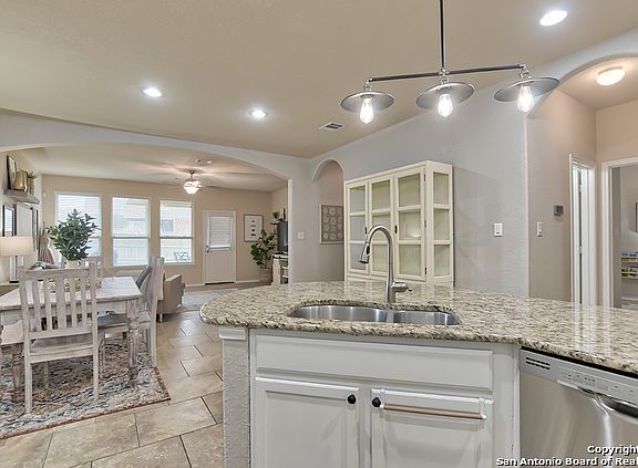4th image of 5842 Akin Pl