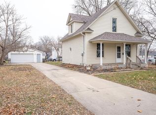 1601 E 29th St, Des Moines, IA 50317
