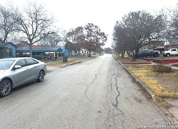 5th image of 422 AVANT AVE